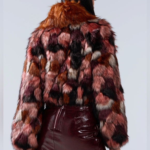 NWT Faux Fur Jacket - Picture 4 of 8